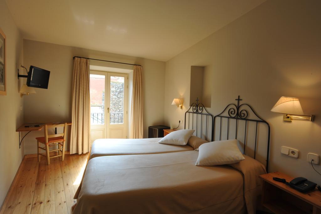 Hotel De La Font 2*