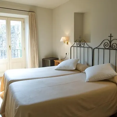 Hotel de La Font Peralada  Habitación foto