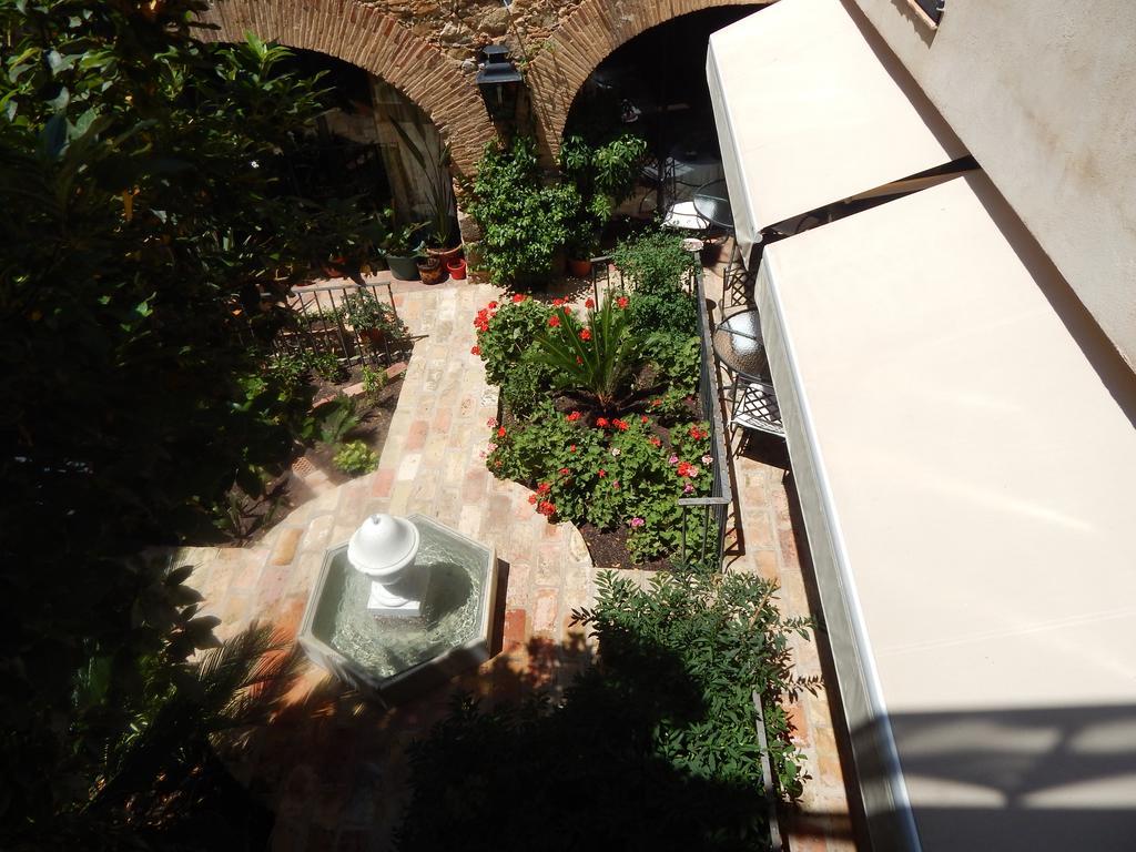 Hotel De La Font 2*