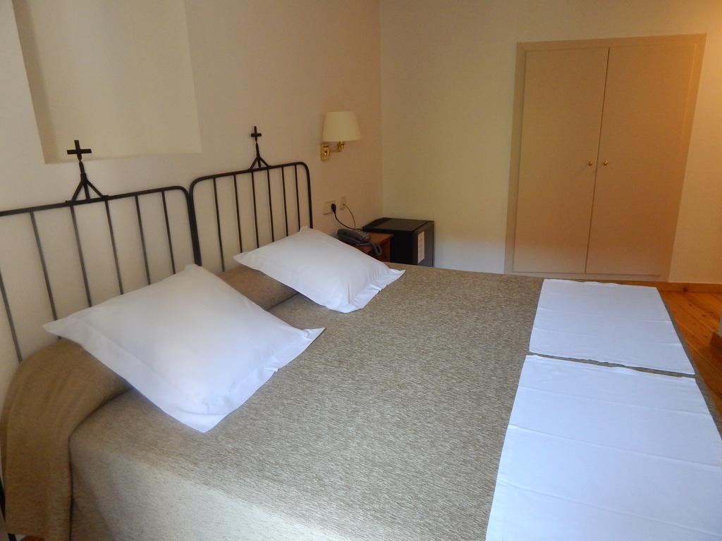 Hotel De La Font 2*